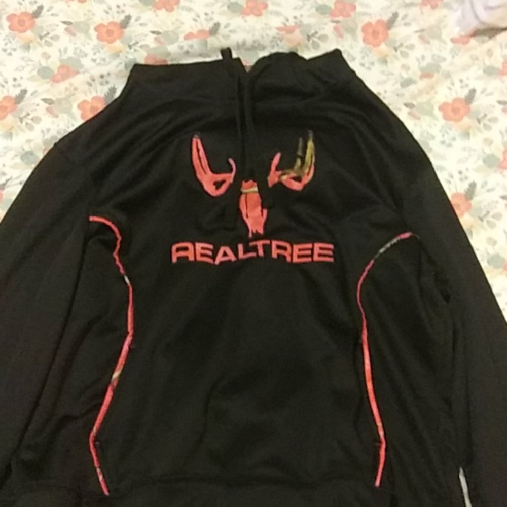 Black sweatshirt